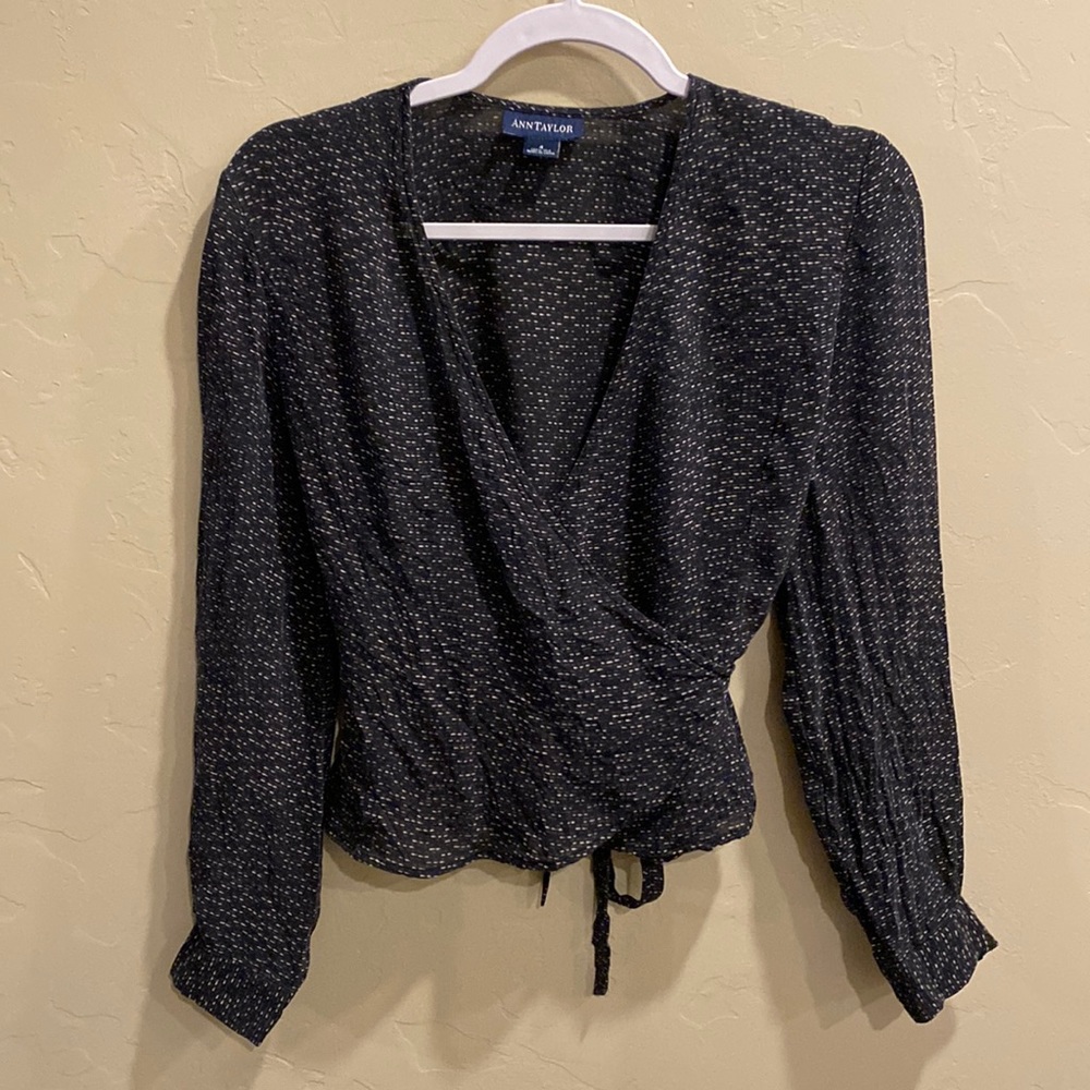 Ann Taylor wrap shirt 100%silk size 4 long sleeve